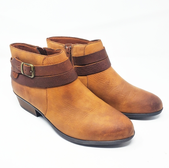 clarks addiy cora bootie